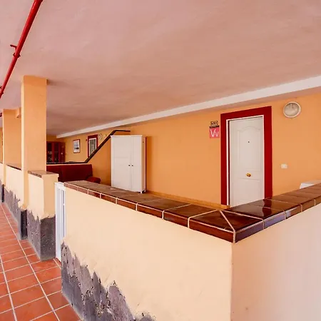 The Heights, Cristianos