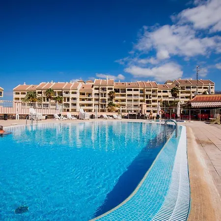 Daire The Heights, Cristianos *